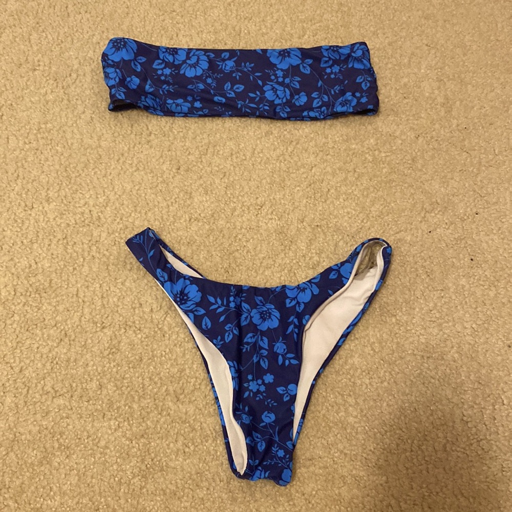 SHEIN FLORAL BANDEAU SWIMSUIT